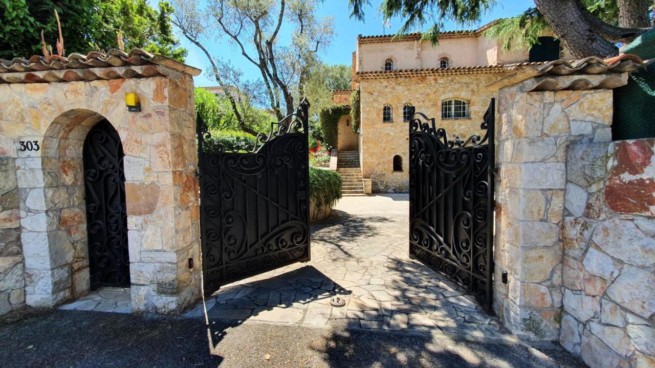Vuyani Villa *